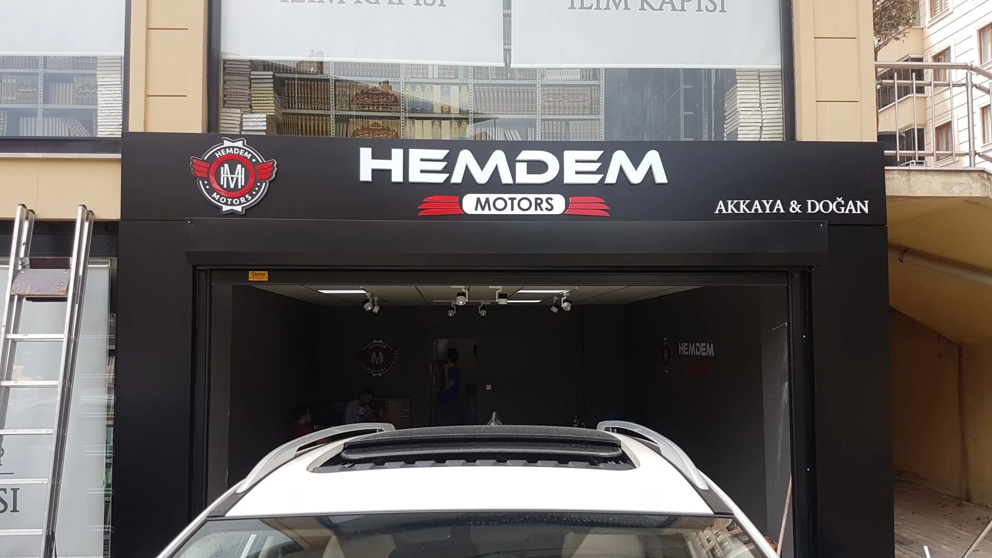 Işıklı Pilon Tabela